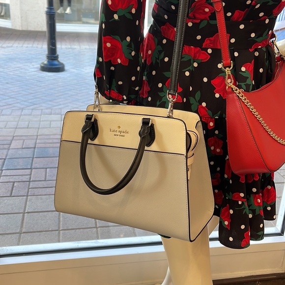 Kate Spade Madison Colorblock Saffiano Leather Medium Satchel
Platinum Grey
NWT - Picture 12 of 16